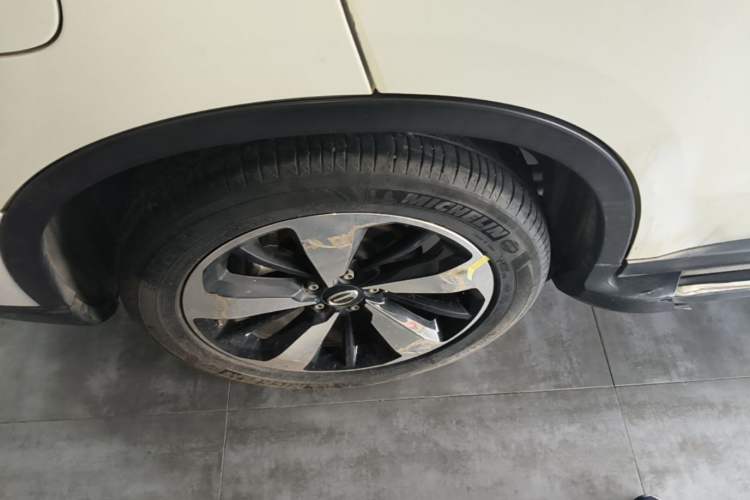 Used GAC Trumpchi GS4 2018 235T Automatic Two-Wheel Drive Luxury Smart Connectivity Millionth Anniversary Edition Right Rear Wheel Hub