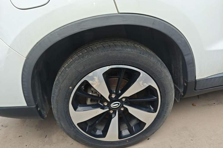 Used GAC Trumpchi GS4 2018 235T Automatic Two-Wheel Drive Luxury Smart Connectivity Version Right Rear Wheel Hub
