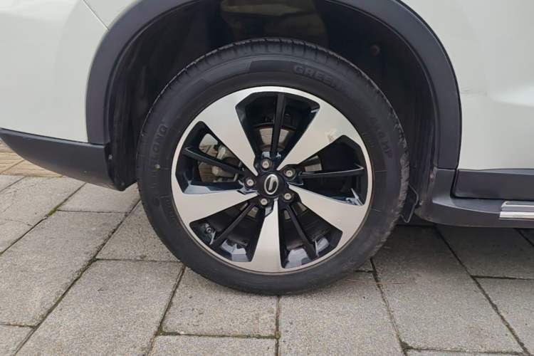 Used GAC Trumpchi GS4 2018 235T Automatic Two-Wheel Drive Luxury Smart Connectivity Version Right Rear Wheel Hub