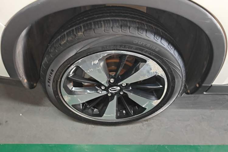 Used GAC Trumpchi GS4 2018 235T Automatic Two-Wheel Drive Luxury Smart Connectivity Version Right Rear Wheel Hub