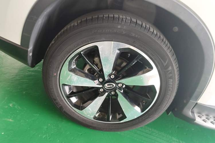 Used GAC Trumpchi GS4 2018 235T Automatic Two-Wheel Drive Luxury Smart Connectivity Millionth Anniversary Edition Right Rear Wheel Hub