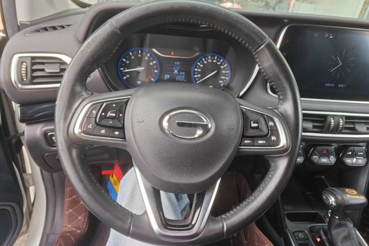 Used GAC Trumpchi GS4 2018 235T Automatic Two-Wheel Drive Luxury Smart Connectivity Version Steering Wheel