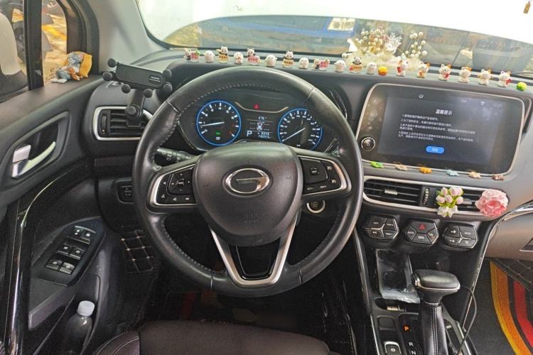 Used GAC Trumpchi GS4 2018 235T Automatic Two-Wheel Drive Luxury Smart Connectivity Version Steering Wheel