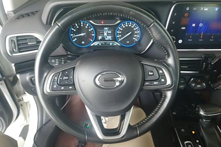 Used GAC Trumpchi GS4 2018 235T Automatic Two-Wheel Drive Luxury Smart Connectivity Version Steering Wheel