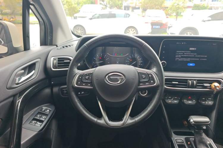 Used GAC Trumpchi GS4 2018 235T Automatic Two-Wheel Drive Luxury Smart Connectivity Version Steering Wheel