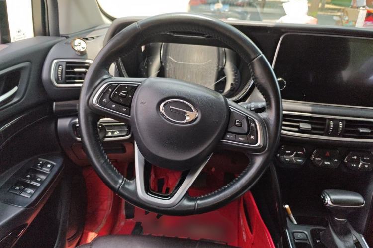 Used GAC Trumpchi GS4 2018 235T DCT Two-Wheel Drive Luxury Smart Connectivity Millionth Anniversary Edition Steering Wheel