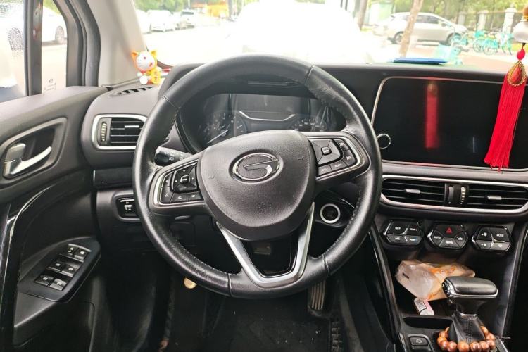Used GAC Trumpchi GS4 2018 235T Automatic Two-Wheel Drive Luxury Smart Connectivity Version Steering Wheel