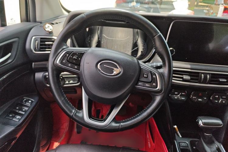 Used GAC Trumpchi GS4 2018 235T DCT Two-Wheel Drive Luxury Smart Connectivity Millionth Anniversary Edition Steering Wheel