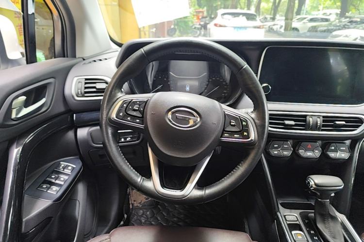 Used GAC Trumpchi GS4 2018 235T Automatic Two-Wheel Drive Luxury Smart Connectivity Version Steering Wheel