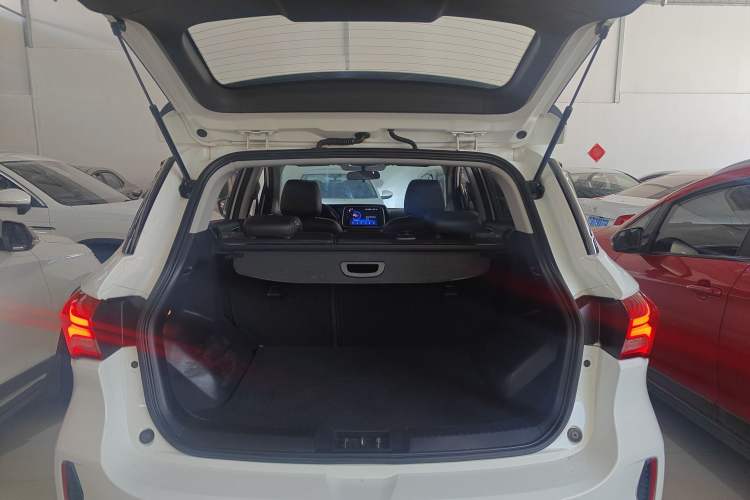 Used GAC Trumpchi GS4 2018 200T G-DCT Two-Wheel Drive Elite Edition Trunk