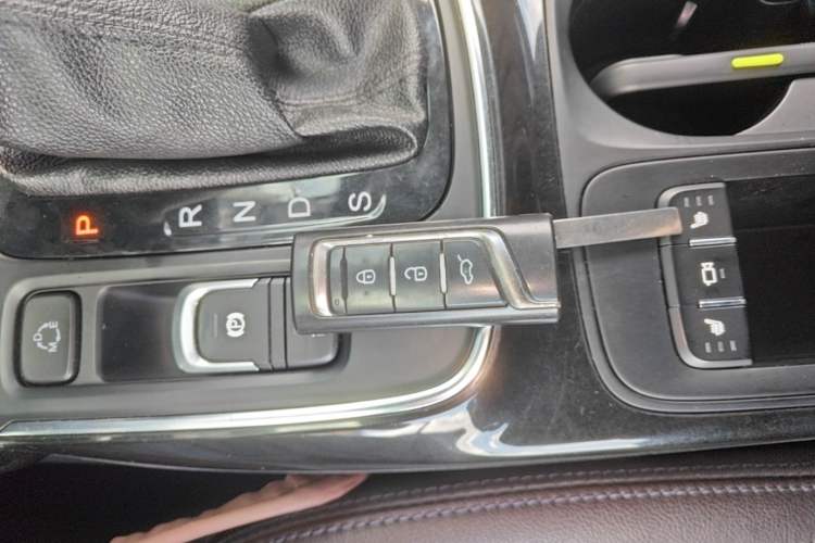 Used GAC Trumpchi GS4 2018 235T Automatic Two-Wheel Drive Luxury Smart Connectivity Version Vehicle Key