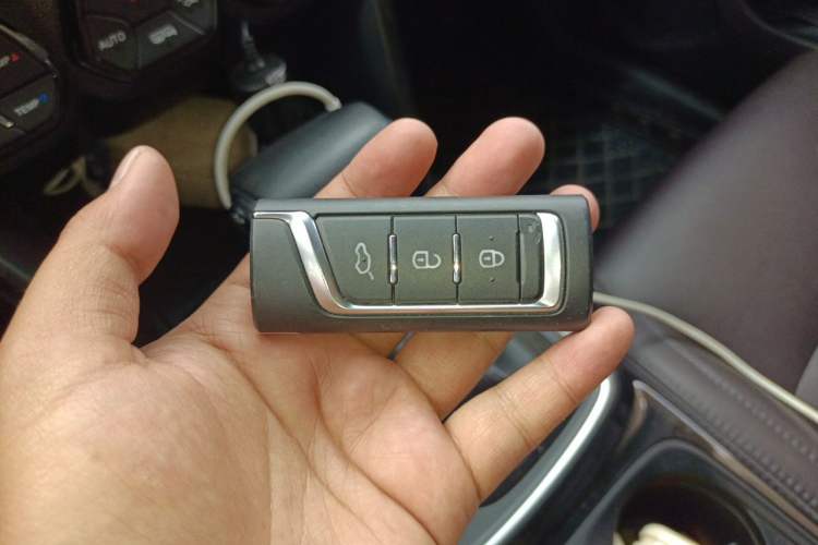 Used GAC Trumpchi GS4 2018 235T Automatic Two-Wheel Drive Luxury Smart Connectivity Version Vehicle Key