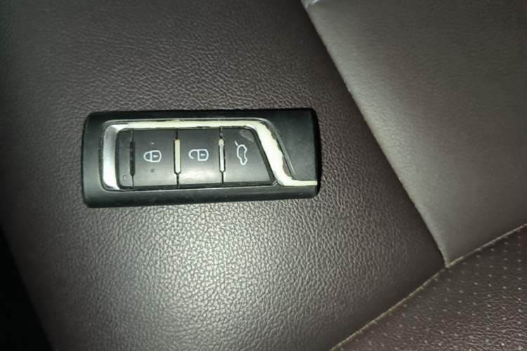 Used GAC Trumpchi GS4 2018 235T Automatic Two-Wheel Drive Luxury Smart Connectivity Millionth Anniversary Edition Vehicle Key