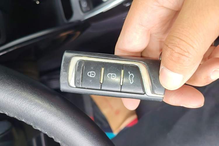 Used GAC Trumpchi GS4 2018 235T Automatic Two-Wheel Drive Luxury Smart Connectivity Version Vehicle Key
