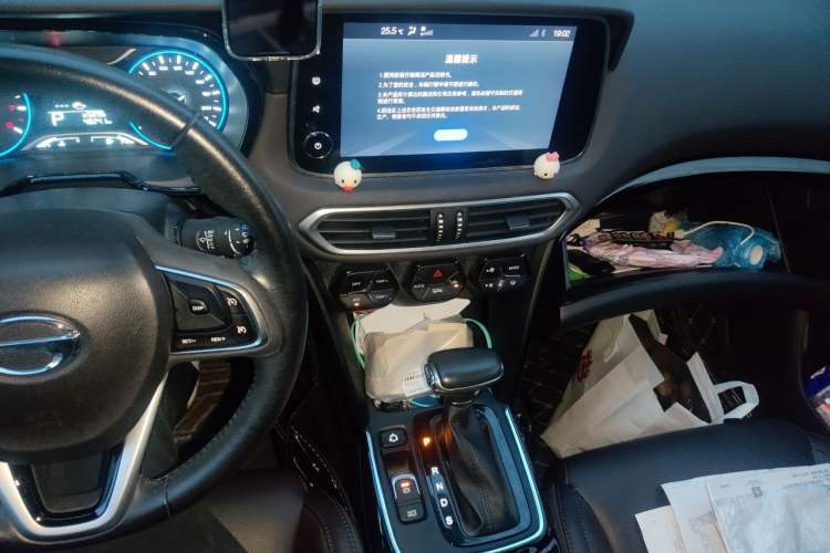 Used GAC Trumpchi GS4 2018 235T Automatic Two-Wheel Drive Luxury Smart Connectivity Millionth Anniversary Edition Audio And AC Panel