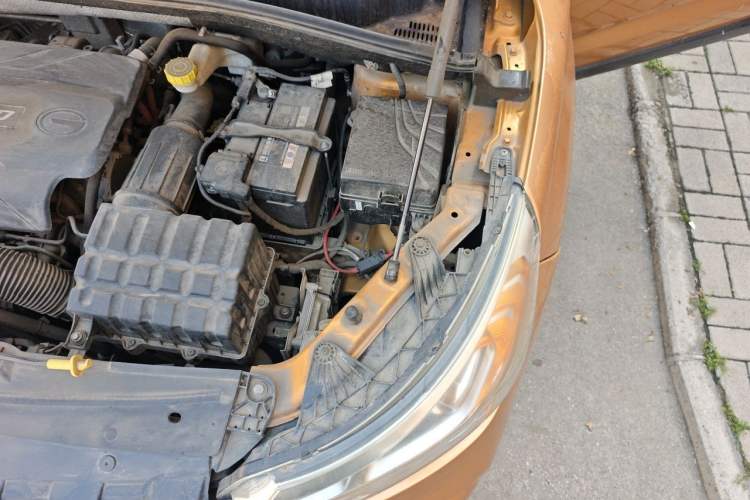 Used GAC Trumpchi GS4 2018 235T Automatic Two-Wheel Drive Luxury Smart Connectivity Version Engine Bay Left