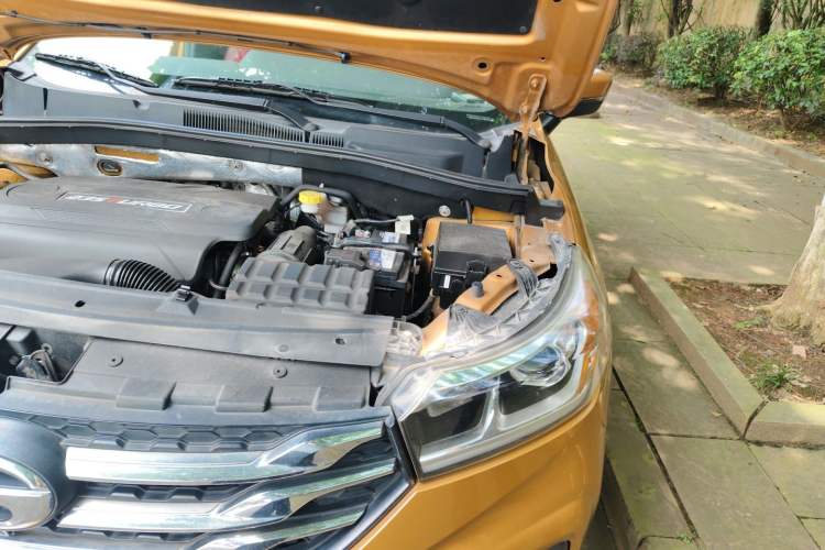 Used GAC Trumpchi GS4 2018 235T Automatic Two-Wheel Drive Elite Edition Engine Bay Left
