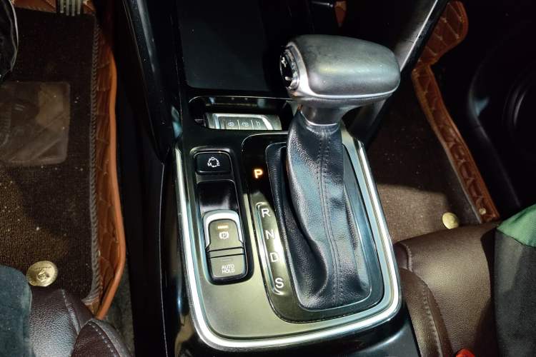 Used GAC Trumpchi GS4 2019 270T Automatic Two-Wheel Drive Luxury Smart Connectivity Model Gear Lever