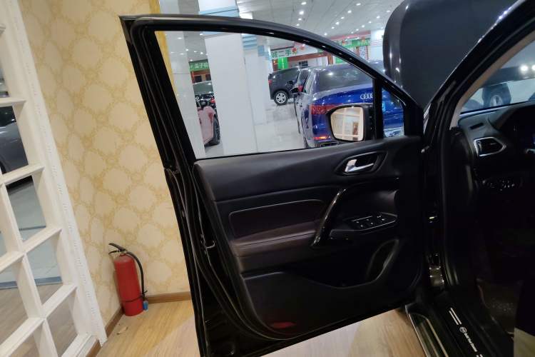 Used GAC Trumpchi GS4 2019 270T Automatic Two-Wheel Drive Luxury Smart Connectivity Model Left Front Door Interior