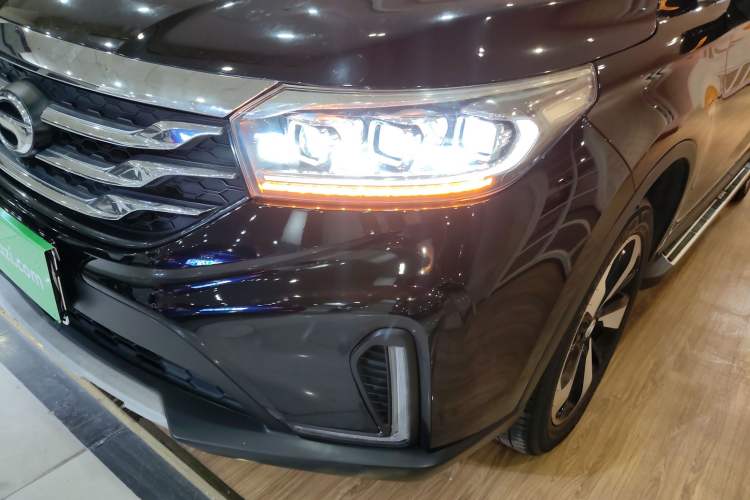 Used GAC Trumpchi GS4 2019 270T Automatic Two-Wheel Drive Luxury Smart Connectivity Model Left Front Headlight