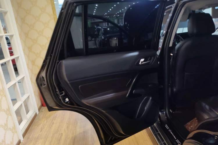Used GAC Trumpchi GS4 2019 270T Automatic Two-Wheel Drive Luxury Smart Connectivity Model Left Rear Door Interior