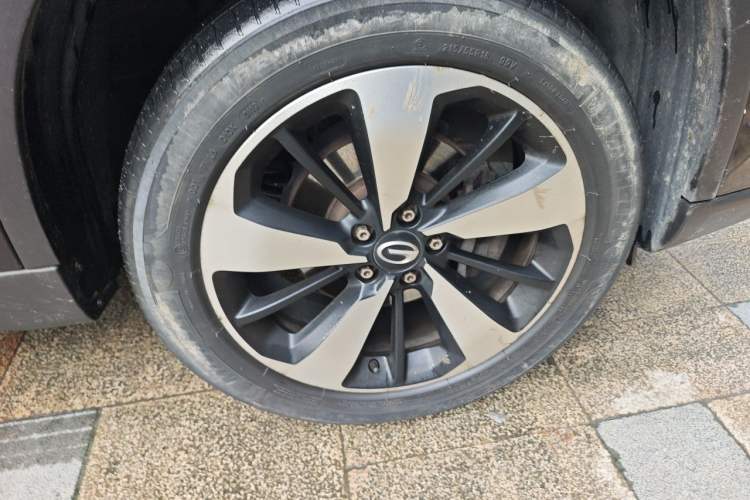 Used GAC Trumpchi GS4 2019 270T Automatic Two-Wheel Drive Luxury Smart Connectivity Model Right Front Wheel Hub