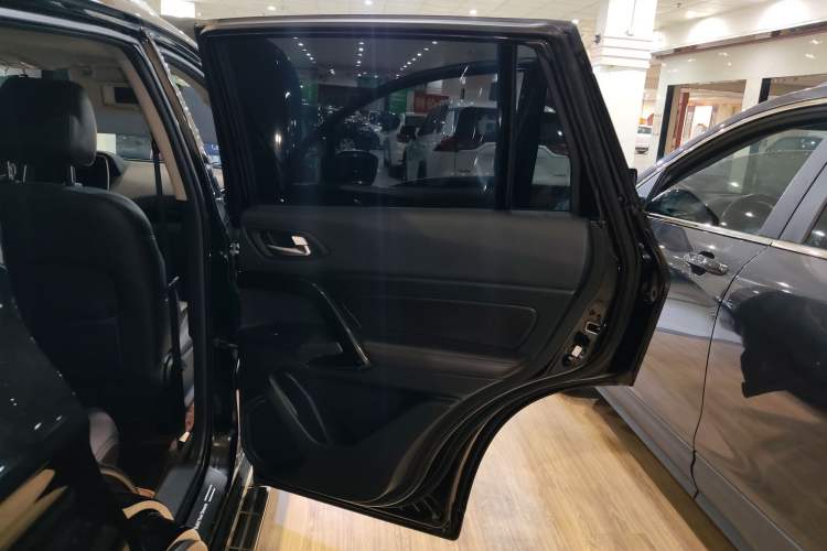 Used GAC Trumpchi GS4 2019 270T Automatic Two-Wheel Drive Luxury Smart Connectivity Model Right Rear Door Interior