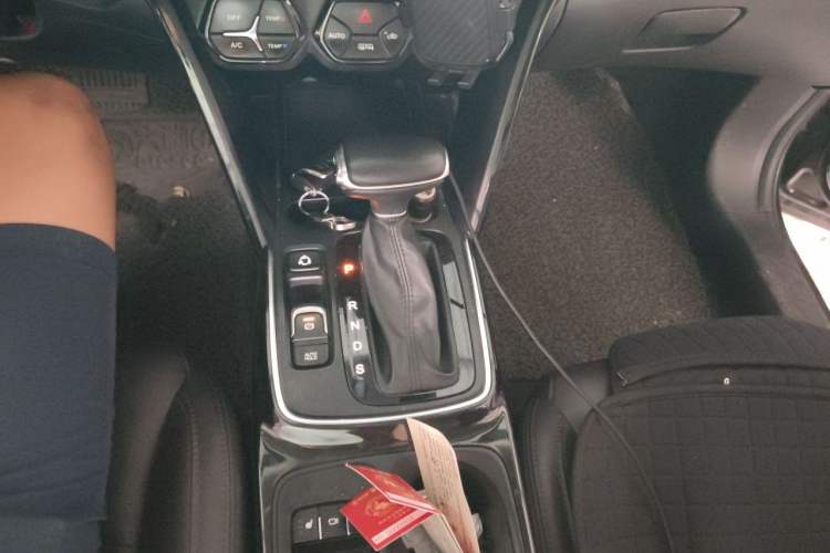 Used GAC Trumpchi GS4 2019 270T Automatic Two-Wheel Drive Luxury Smart Connectivity Model Gear Lever