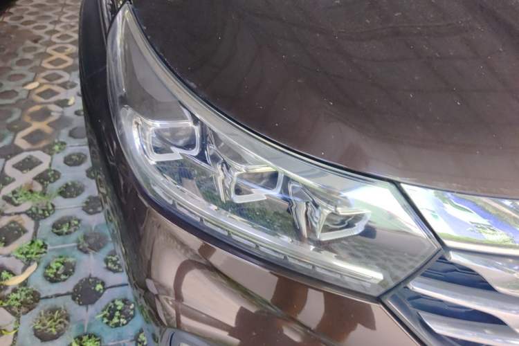 Used GAC Trumpchi GS4 2019 270T Automatic Two-Wheel Drive Luxury Smart Connectivity Model Right Front Headlight