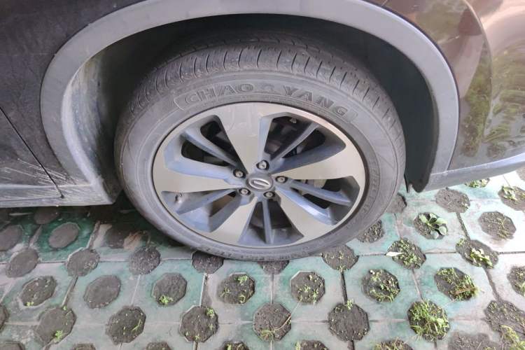 Used GAC Trumpchi GS4 2019 270T Automatic Two-Wheel Drive Luxury Smart Connectivity Model Right Front Wheel Hub