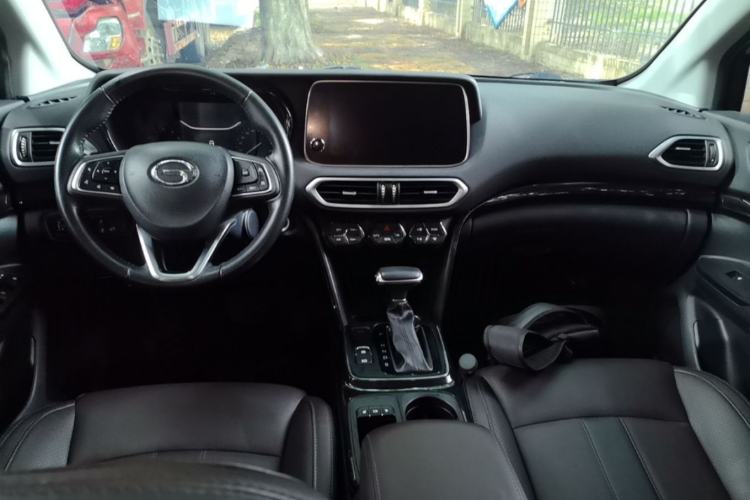 Used GAC Trumpchi GS4 2019 270T Automatic Two-Wheel Drive Luxury Smart Connectivity Model Center Console