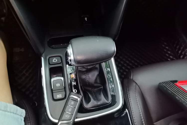 Used GAC Trumpchi GS4 2019 270T Automatic Two-Wheel Drive Luxury Smart Connectivity Model Gear Lever