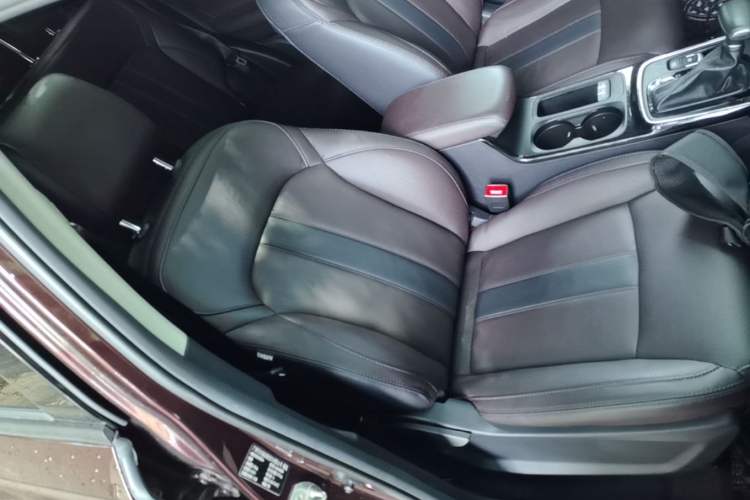Used GAC Trumpchi GS4 2019 270T Automatic Two-Wheel Drive Luxury Smart Connectivity Model Right Front Seat