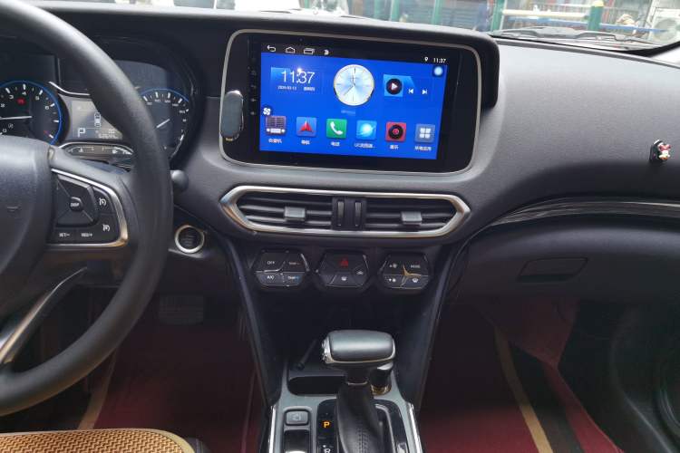 Used GAC Trumpchi GS4 2019 270T Automatic Two-Wheel Drive Elite Edition Audio And AC Panel