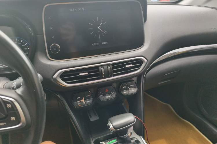 Used GAC Trumpchi GS4 2019 270T Automatic Two-Wheel Drive Luxury Smart Connectivity Model Audio And AC Panel
