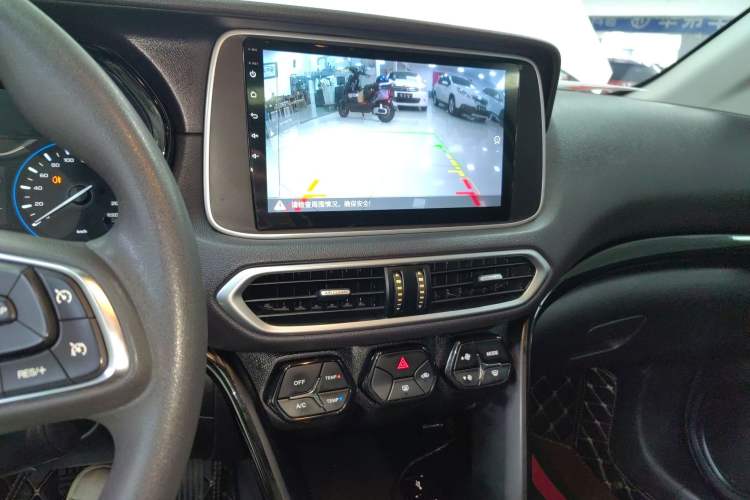 Used GAC Trumpchi GS4 2019 270T Automatic Two-Wheel Drive Elite Edition Audio And AC Panel