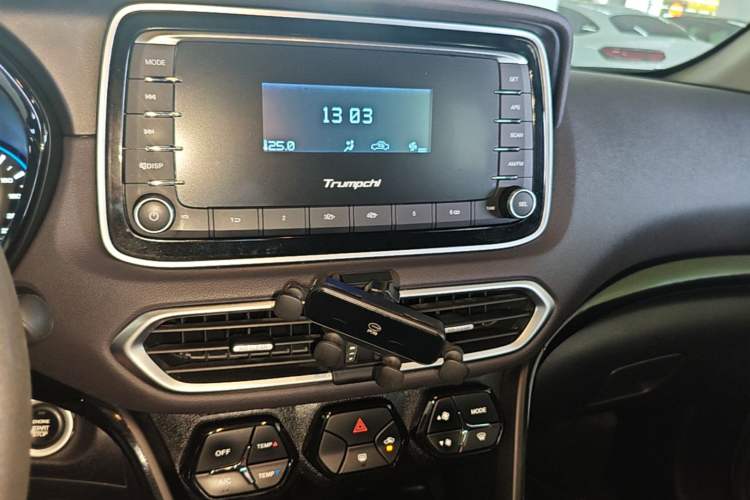 Used GAC Trumpchi GS4 2019 270T Automatic Two-Wheel Drive Elite Edition Audio And AC Panel