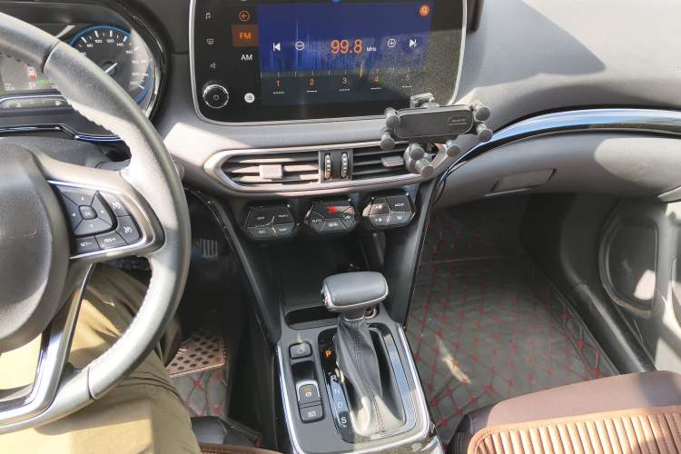 Used GAC Trumpchi GS4 2019 270T Automatic Two-Wheel Drive Luxury Smart Connectivity Model Audio And AC Panel