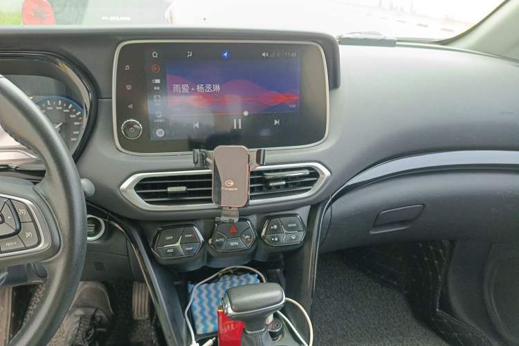 Used GAC Trumpchi GS4 2019 270T Automatic Two-Wheel Drive Luxury Smart Connectivity Model Audio And AC Panel