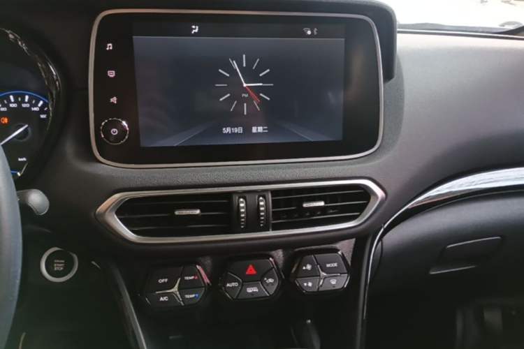 Used GAC Trumpchi GS4 2019 270T Automatic Two-Wheel Drive Luxury Smart Connectivity Model Audio And AC Panel