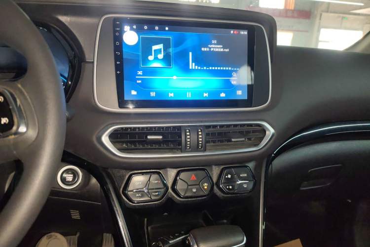 Used GAC Trumpchi GS4 2019 270T Automatic Two-Wheel Drive Elite Edition Audio And AC Panel
