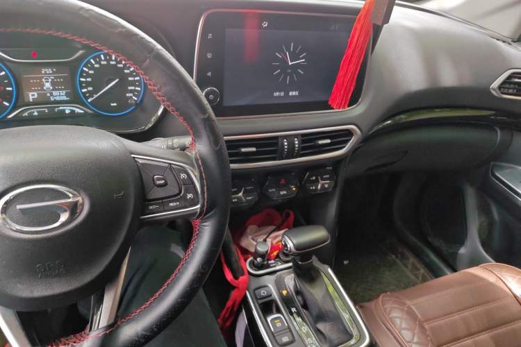 Used GAC Trumpchi GS4 2019 270T Automatic Two-Wheel Drive Luxury Smart Connectivity Model Audio And AC Panel
