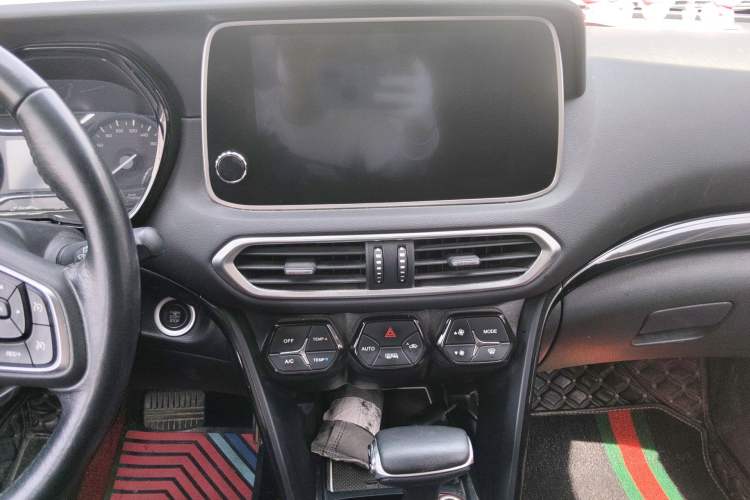 Used GAC Trumpchi GS4 2019 270T Automatic Two-Wheel Drive Luxury Smart Connectivity Model Audio And AC Panel