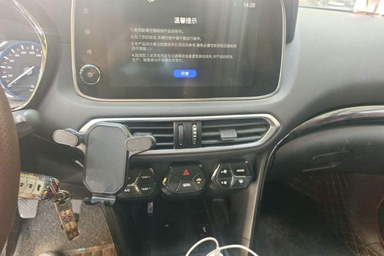 Used GAC Trumpchi GS4 2019 270T Manual Two-Wheel Drive Luxury Edition Audio And AC Panel