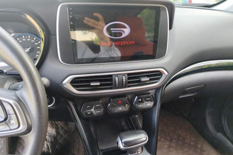 Used GAC Trumpchi GS4 2019 270T Automatic Two-Wheel Drive Elite Edition Audio And AC Panel
