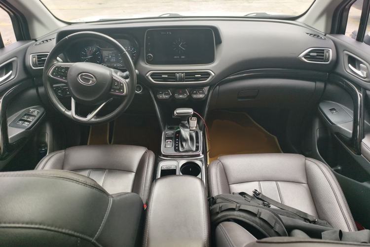 Used GAC Trumpchi GS4 2019 270T Automatic Two-Wheel Drive Luxury Smart Connectivity Model Center Console