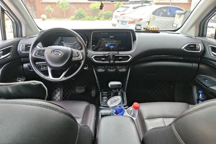 Used GAC Trumpchi GS4 2019 270T Automatic Two-Wheel Drive Luxury Smart Connectivity Model Center Console