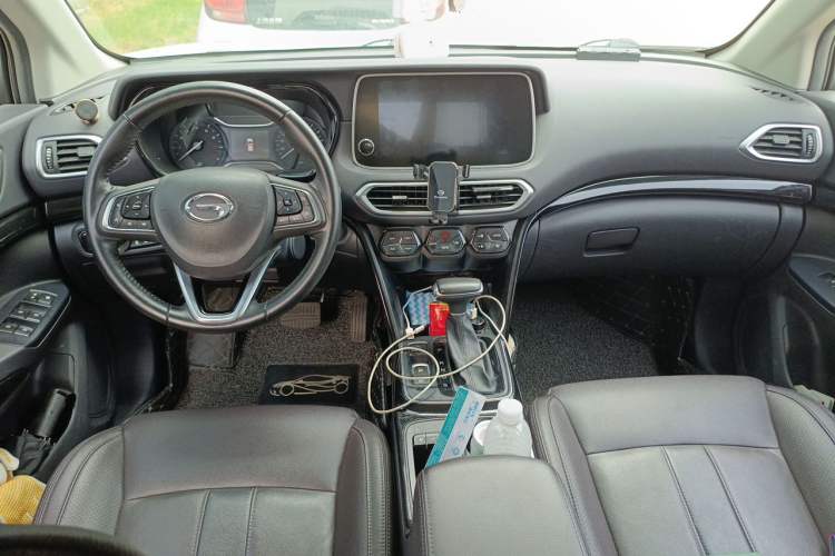 Used GAC Trumpchi GS4 2019 270T Automatic Two-Wheel Drive Luxury Smart Connectivity Model Center Console
