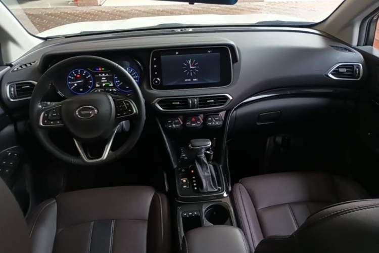 Used GAC Trumpchi GS4 2019 270T Automatic Two-Wheel Drive Luxury Smart Connectivity Model Center Console