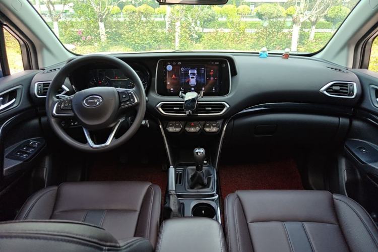 Used GAC Trumpchi GS4 2019 270T Manual Two-Wheel-Drive Elite Edition Center Console
